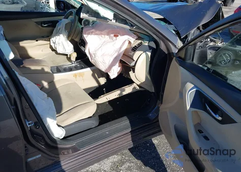 2015 Nissan Altima 2.5 S z USA, uszkodzony, nr VIN 1N4AL3AP3FN363824